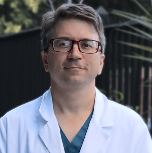 Dr. Tomás Merino